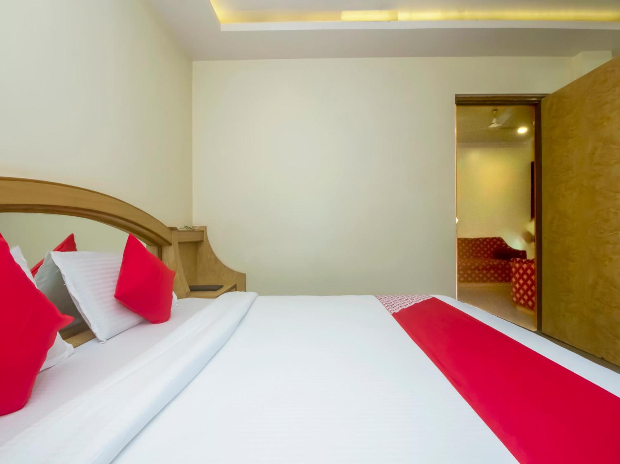 Hotel New Uttam Hira Palace Nashik Exterior photo