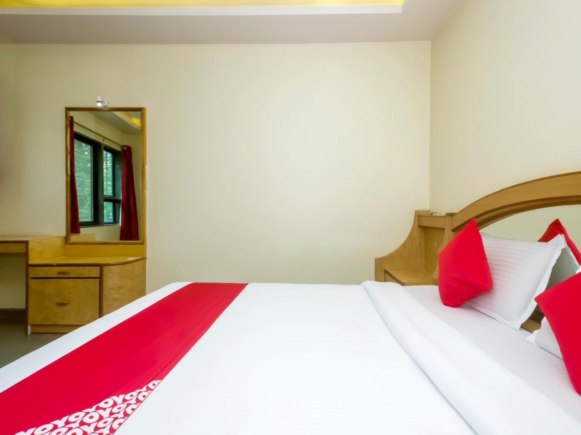 Hotel New Uttam Hira Palace Nashik Exterior photo