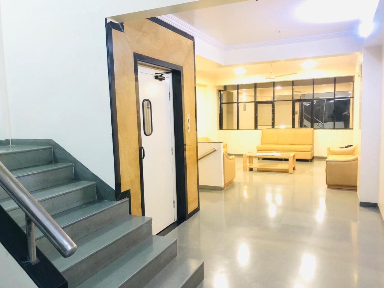 Hotel New Uttam Hira Palace Nashik Exterior photo